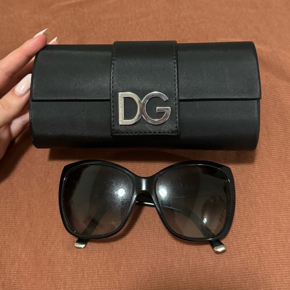 Dolce & Gabbana DG 4111 Sunglasses 😎 - Picture 8 of 8